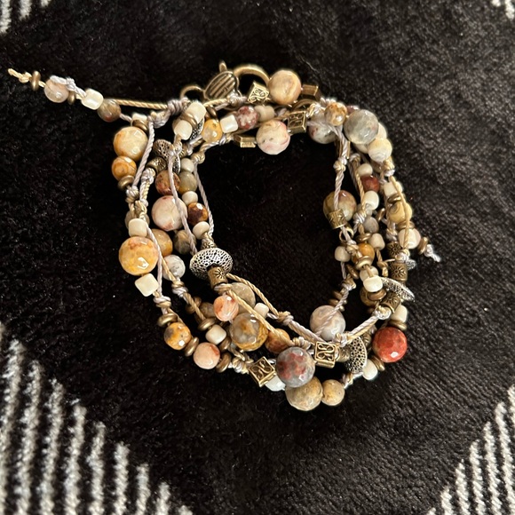 Native Roots Lace Agate Necklace - Picture 4 of 7